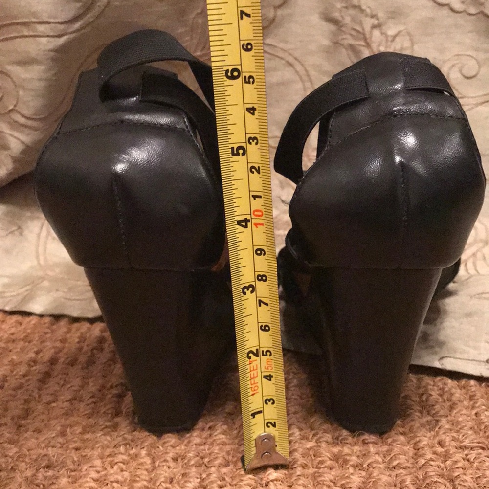 BCBGeneration - Picture 4 of 5